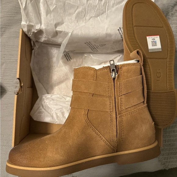 UGG Josefene Ankle Boot - Size 6 - Picture 3 of 5